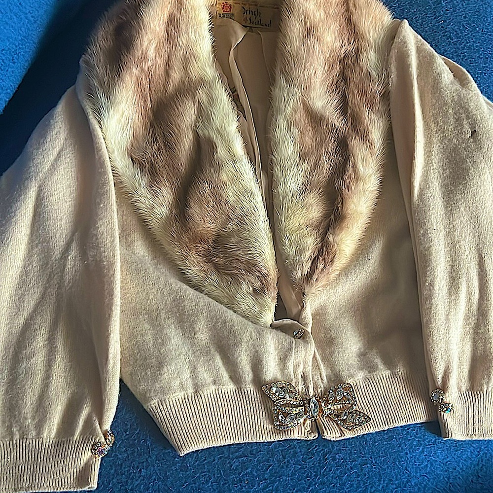 Cashmere 100% Pringle Scotlandsweater, fur collar,jewels, sheer appliqué lining